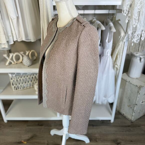Banana Republic Women's Size 6 Beige Lace Trimmed Jacket  #3512 - Picture 3 of 9